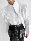 Autumn 2025 New Female Minority Retro Court Style Collar Pressure Folding Bubble Sleeve Elegant Light White Shirt 68HZ